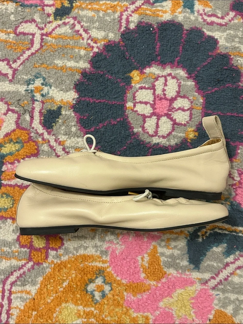ALOHAS Rosalind Cream Leather Ballet Flats With Tie Bow Size 38, US 7-7.5